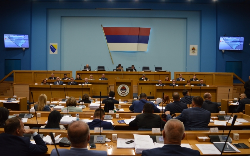 Narodna skupština Republike Srpske razrješila dužnosti potpredsjednika  Senada Bratića | NSRS